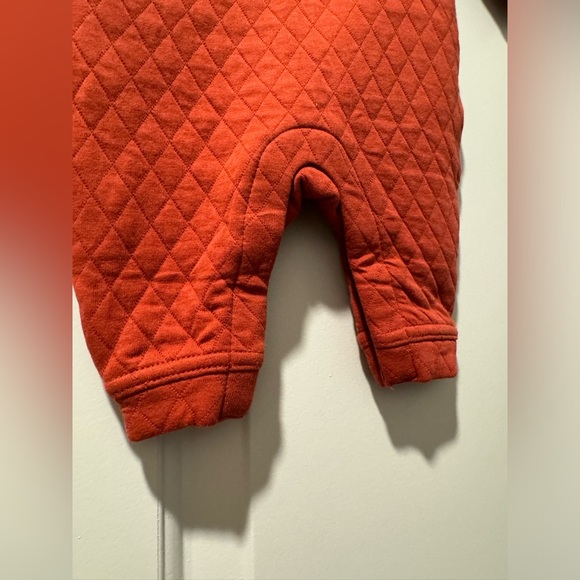 Old Navy Baby Unisex Long-Sleeve Quilted One-Piece - Picture 6 of 7